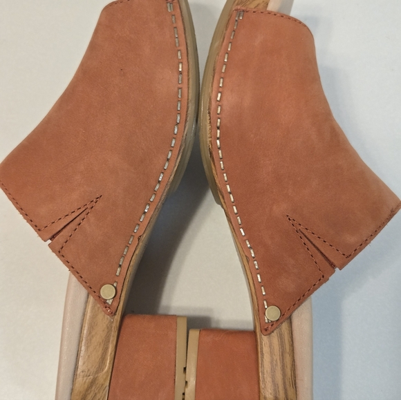 Dansko Maci Coral Orange Nubuck Suede Leather Slide Comfort Clogs Size 37. - Picture 2 of 11